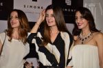 Sussanne Khan, Simone Arora, Farah Khan Ali at Simone store launch in Mumbai on 26th Sept 2014